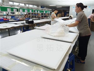 LED面板燈生產(chǎn)實(shí)拍